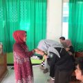 Peringati Hari Kartini, Dekan Fakultas Hukum Unisla Kenakan Kebaya saat Mengajar