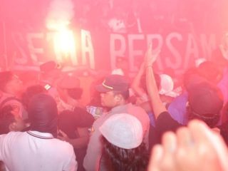 Ribuan Suporter Persela Meriahkan HUT ke-58 di Alun-Alun Lamongan