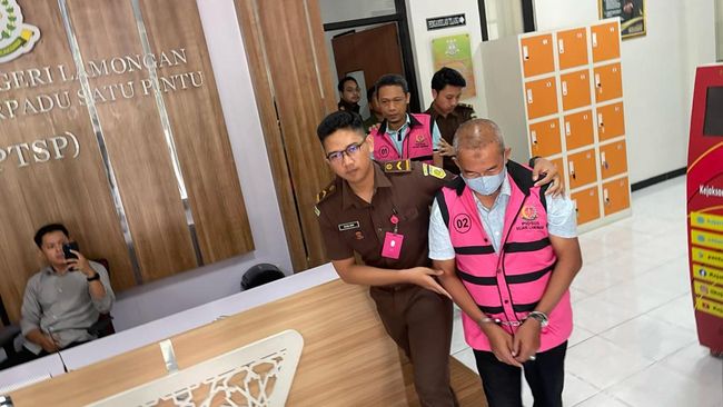Tiga Tersangka Korupsi RPHU Lamongan Ditahan