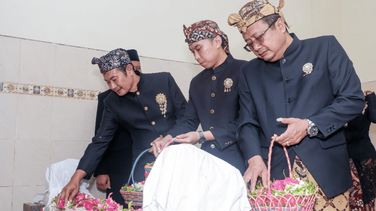 Menjelang Puncak HJL ke-456, Warga Gelar Ziarah ke Makam Leluhur