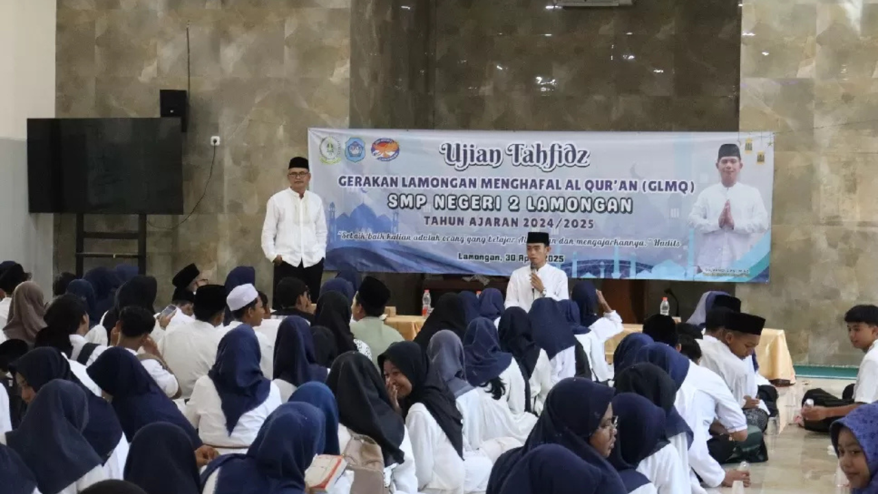 SMPN 2 Lamongan Dominasi GLMQ Lewat Ujian Tahfidz