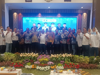Pelantikan KAUJE Lamongan 2025-2030 Khidmat, Bupati Apresiasi Alumni UNEJ