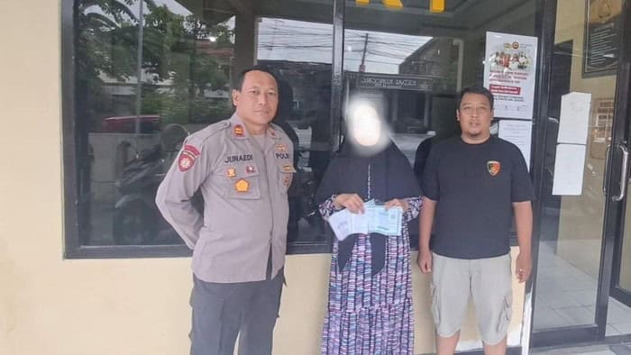 Gadaikan Perhiasan Hasil Curian, Ibu di Lamongan Dibekuk Polisi