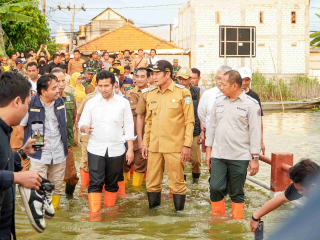 Plt Gubernur Jatim Gerak Cepat Sidak Dampak Banjir dan Infrastruktur Lamongan