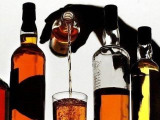 Polsek Lamongan Kota Gerebek Warung Penjual Miras
