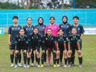 Tim Sepak Bola Putri Lamongan Tuai Pujian Berkat Sikap Sportif di Porprov Jatim 2025
