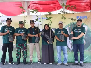 PNM Cabang Lamongan Tanam Ribuan Pohon untuk Penghijauan
