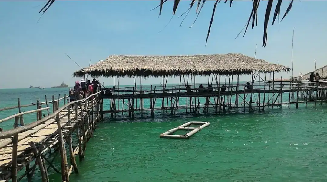 Pantai Maldives Kemantren, Surga Tropis Tersembunyi di Lamongan