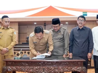Pemkab dan DPRD Lamongan Sepakati P-APBD 2025