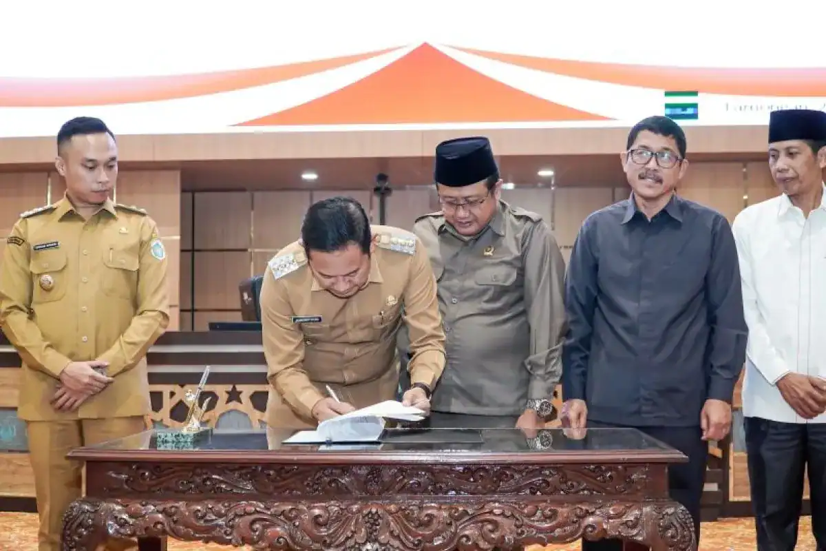 Pemkab dan DPRD Lamongan Sepakati P-APBD 2025