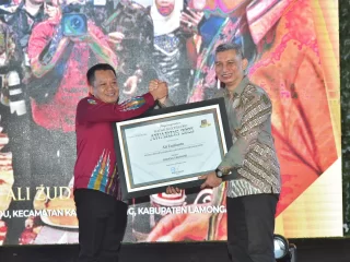 Desa Banjarmadu Sabet Desa Inspiratif Bidang Perekonomian di Jawa Pos Radar Bojonegoro Awards 2025