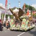 Karnaval HUT RI ke-80 di Lamongan, Ribuan Warga Tumpah Ruah di Jalanan