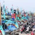Nelayan Paciran Terpaksa Berhenti Melaut, Izin Kapal Belum Keluar