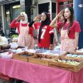 Pedagang Ikut Khidmat di Upacara HUT ke-80 RI di Alun-alun Lamongan