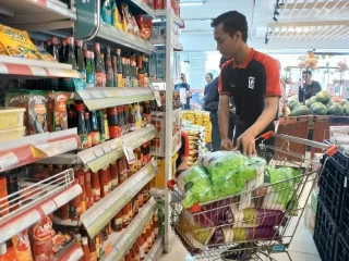 Stok Beras di Lamongan Aman, Produksi Lokal Suplai Ritel Modern