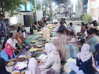 Desa di Lamongan Rayakan HUT ke-80 RI dengan Tradisi Barikan