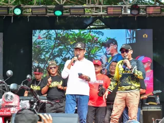 Ribuan Peserta Gowes Meriahkan HUT ke-7 PT Ababil Group di Lamongan