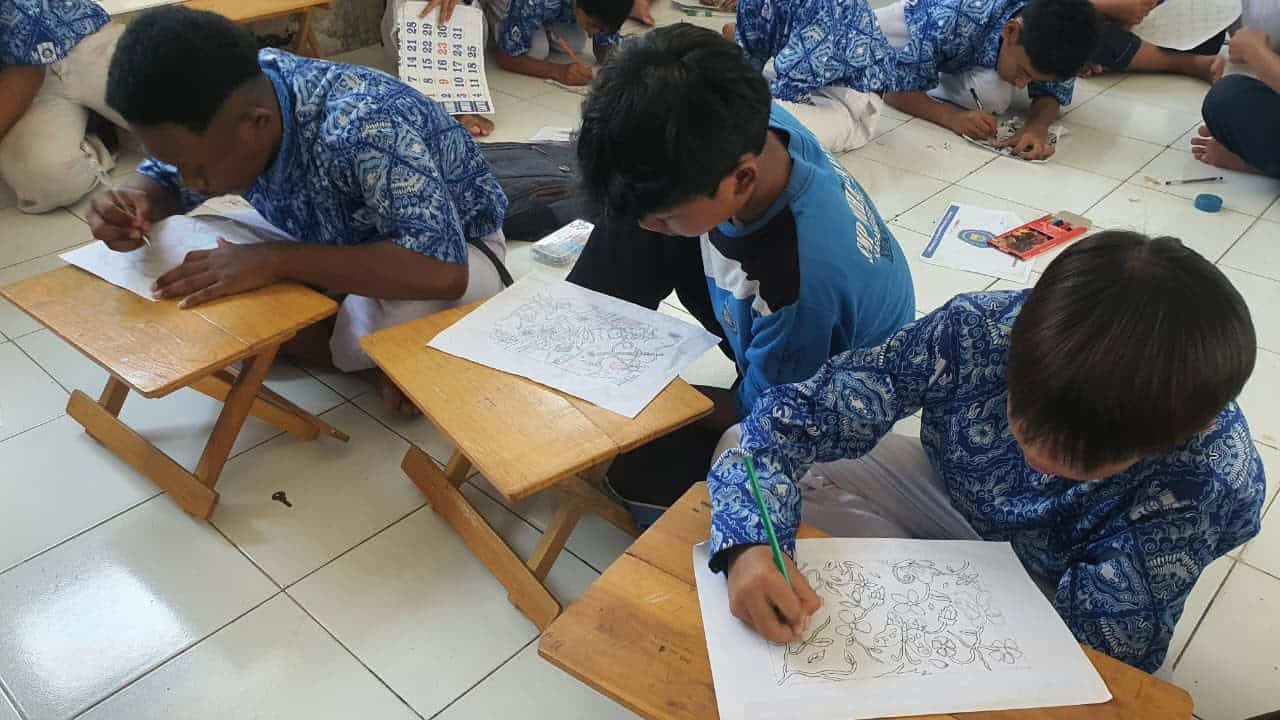 SMP Muhammadiyah 5 Karanggeneng Rayakan Hari Batik Nasional dengan Lomba Desain Batik