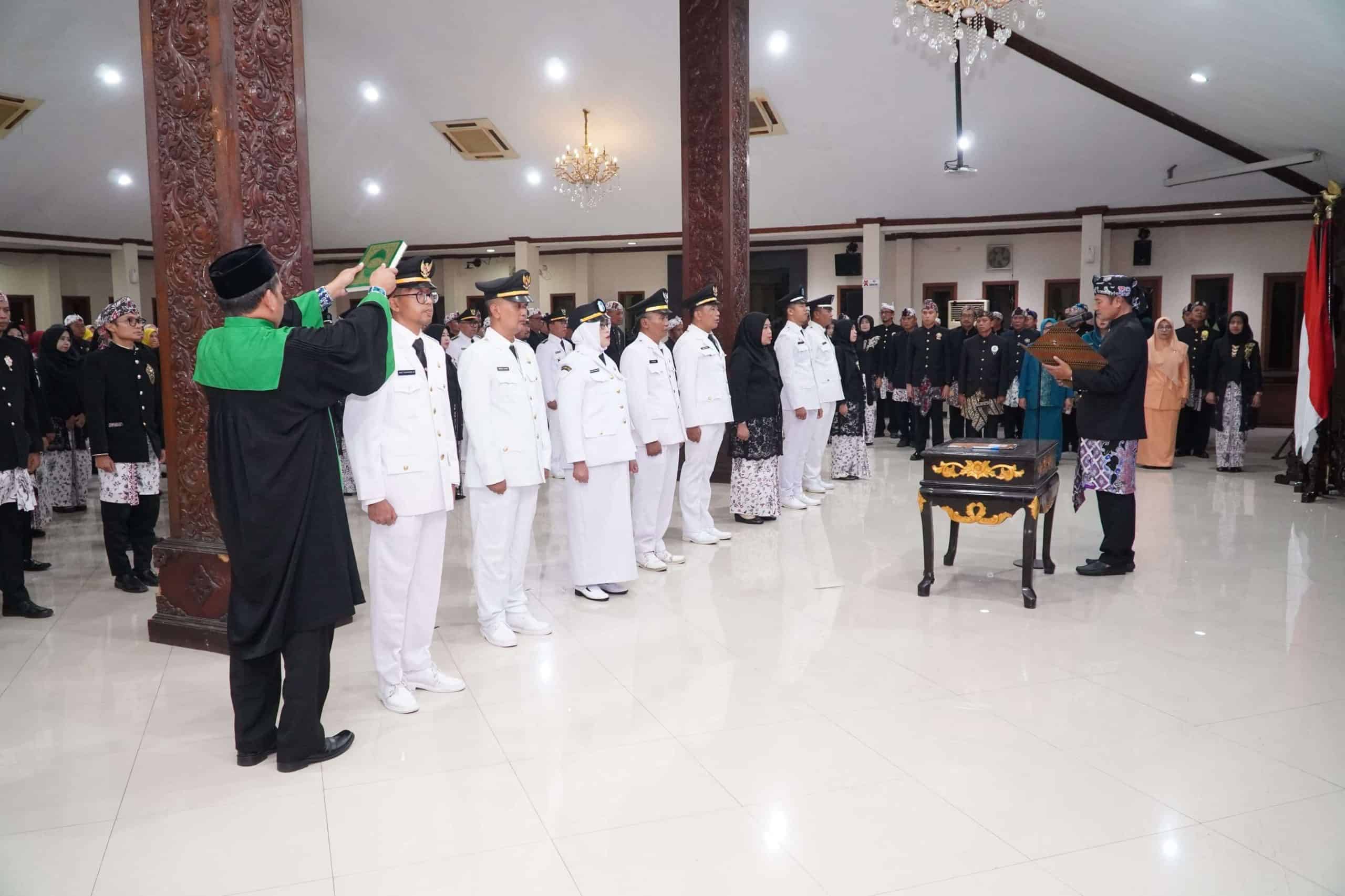 Pak Yes Lantik 95 Pejabat Baru, Dukung Komitmen Pelayanan Publik Lamongan