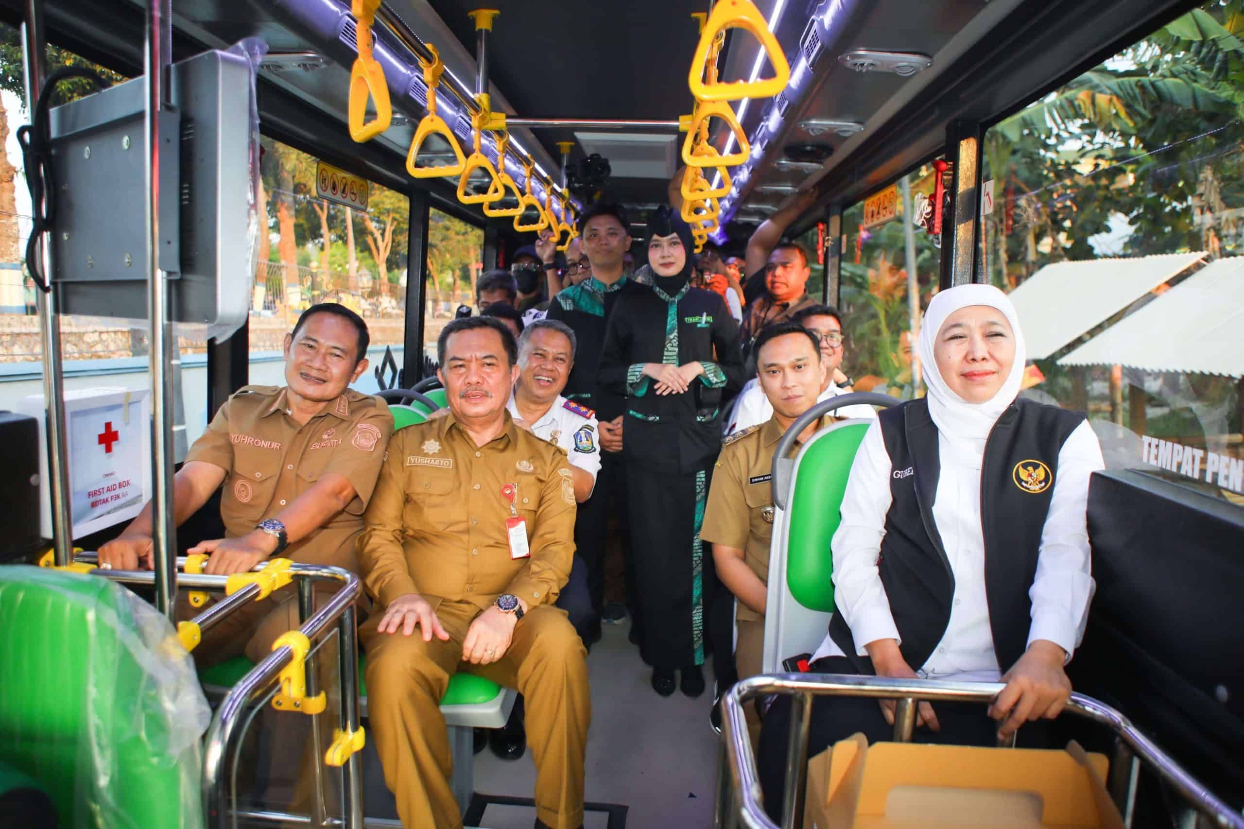 Gubernur Khofifah Resmikan Bus Trans Jatim Koridor VII Rute Lamongan–Paciran