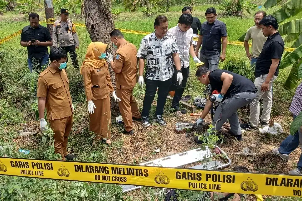 Geger Penemuan Mayat Pria Tanpa Identitas di Pinggir Jalan Lamongan–Babat