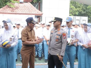 Police Goes to School: Polres Lamongan Didik Generasi Muda Disiplin dan Taat Hukum