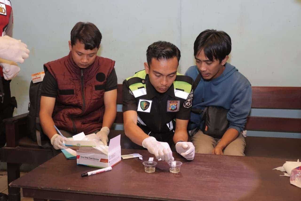 Antisipasi Peredaran Narkoba, Polres Lamongan Gelar Razia di Sejumlah Kafe